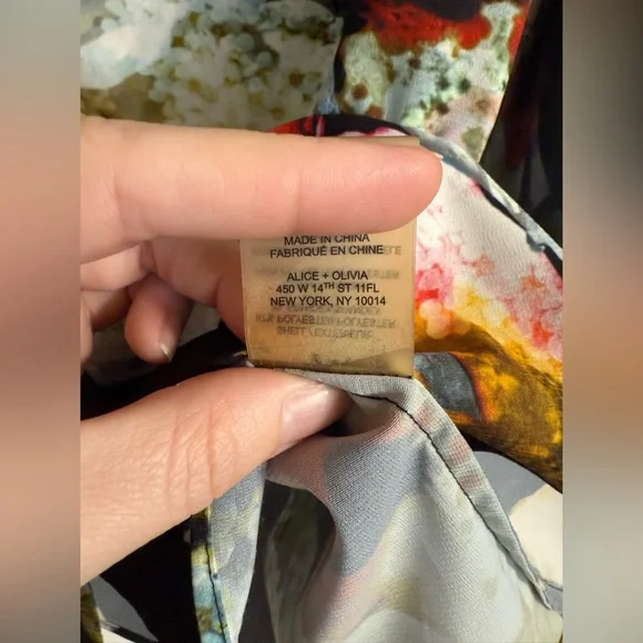 Alice + Olivia Multicolor Floral Blouse size Large - Picture 8 of 8